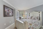 Guest bedroom with Full
